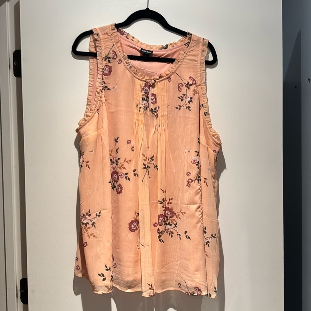 Torrid Chiffon Ruffle Pin-tuck Tank. Size 3